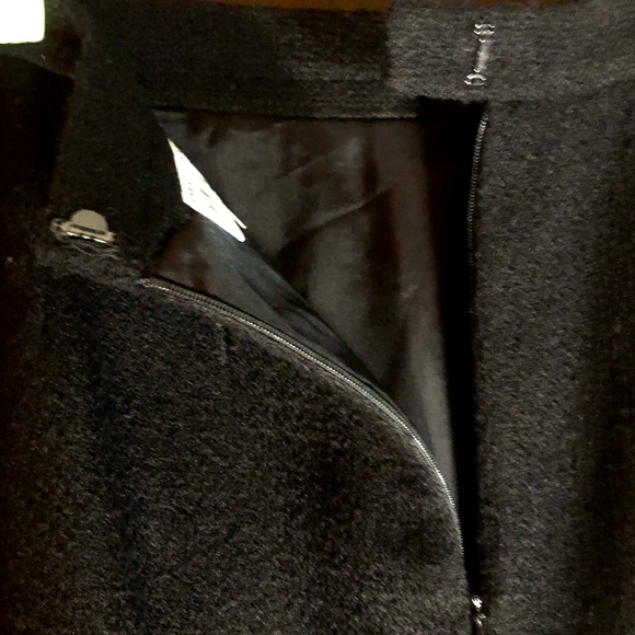 Vintage Saks Fifth Avenue Folio Black Wool Skirt, Size 12 - Picture 4 of 9